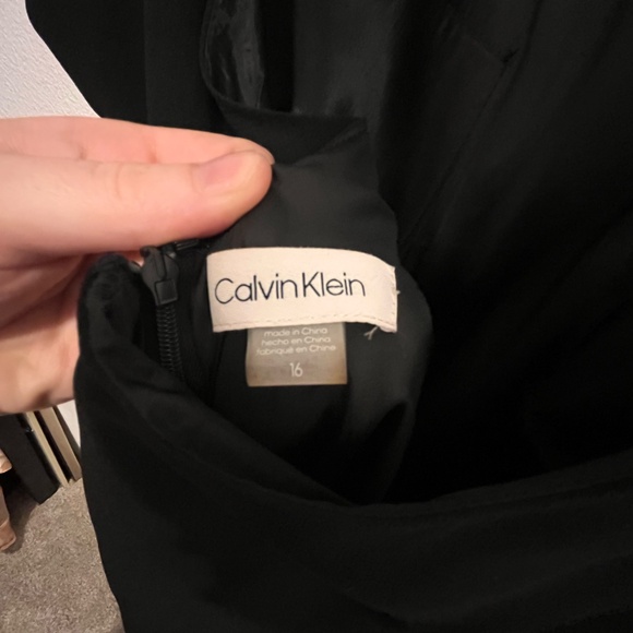 Calvin Klein Crepe Halter Gown, Black, Sz 16 - Picture 5 of 5